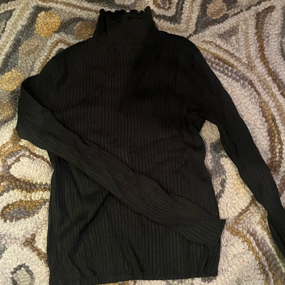 Tight turtle neck